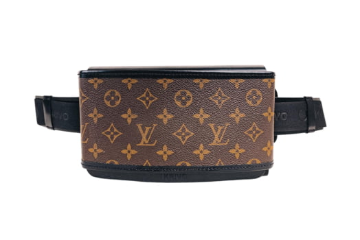 Pochete customizada através de uma bolsa Louis Vuitton